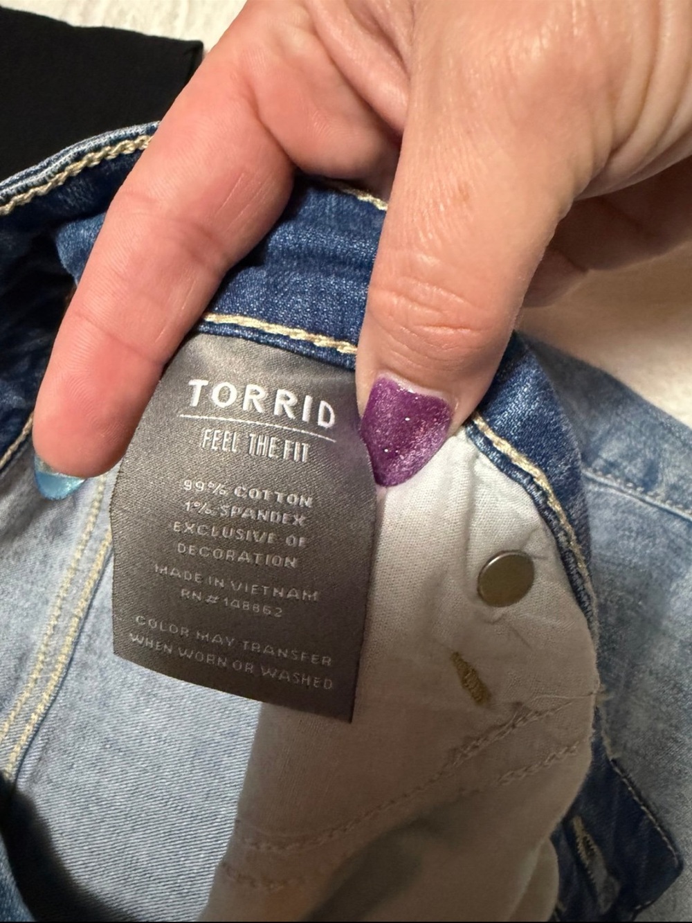 NWOT PRIDE OUTFIT torrid Black High-Waist Denim Shorts with Rainbow Trim - Picture 6 of 7